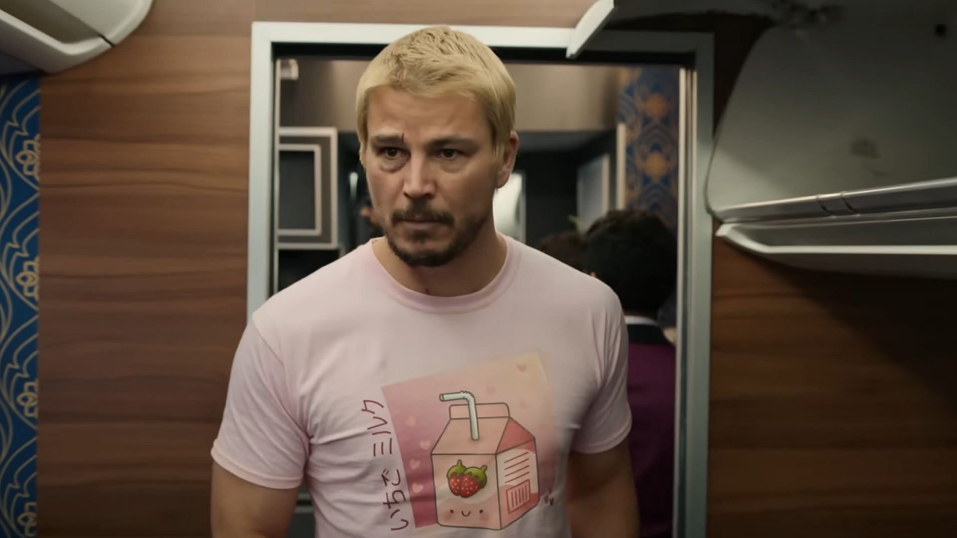Josh Hartnett plays a former Secret Service agent named Lucas Reyes (Image via Vertical)
